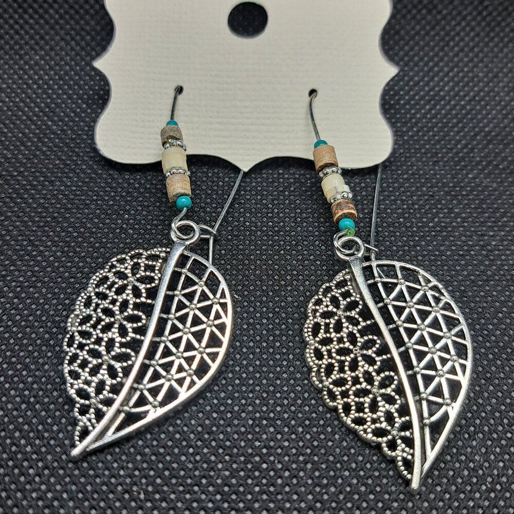 Silver Tone Lacework Leaf Boho Drop Earrings- NWOT